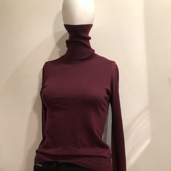 Theory maroon turtleneck - size small - Picture 2 of 3